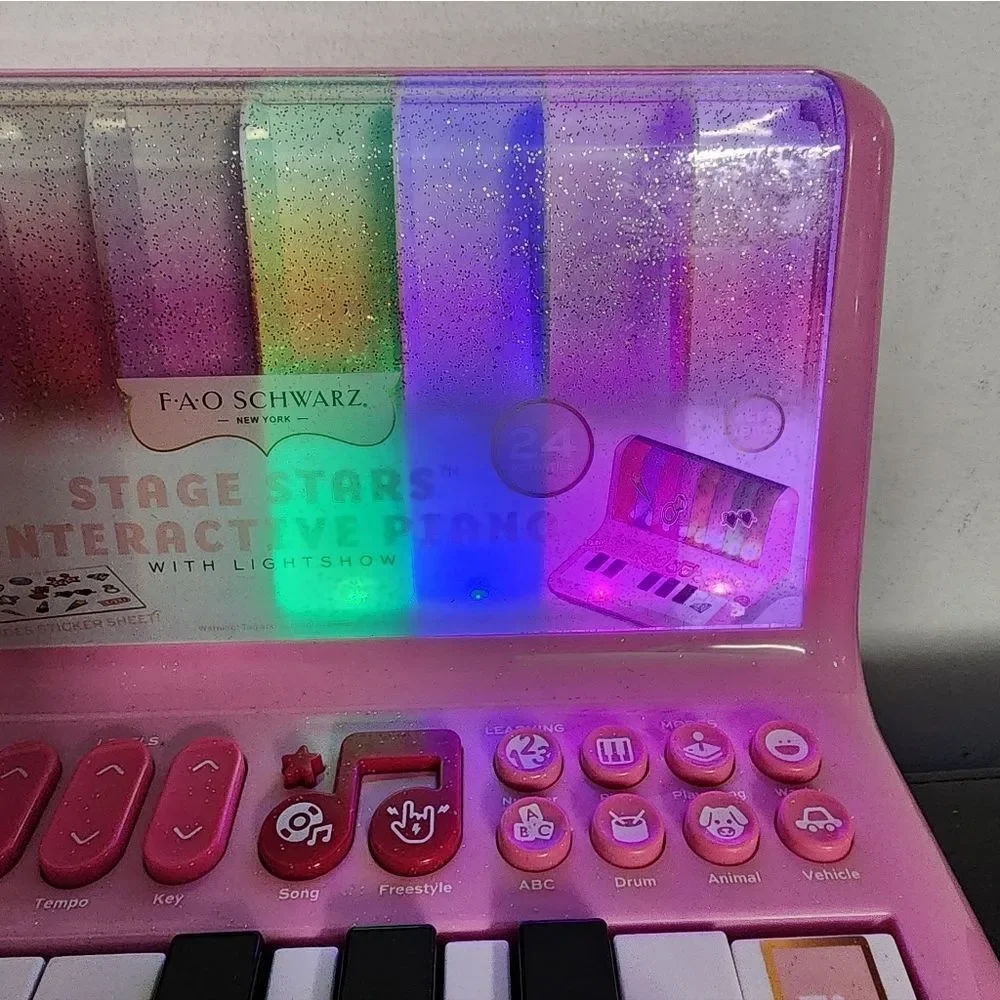 FAO Schwarz Stage Stars Interactive Piano with Lightshow, New